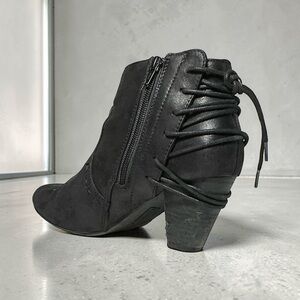 Report Milla Black Leather Lace-Up Ankle Booties Women’s 9 Cone Heel Moto Boho
